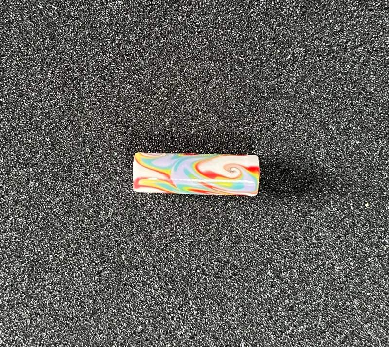 9,9 x 30,2 mm - Unikat von Melty Glass